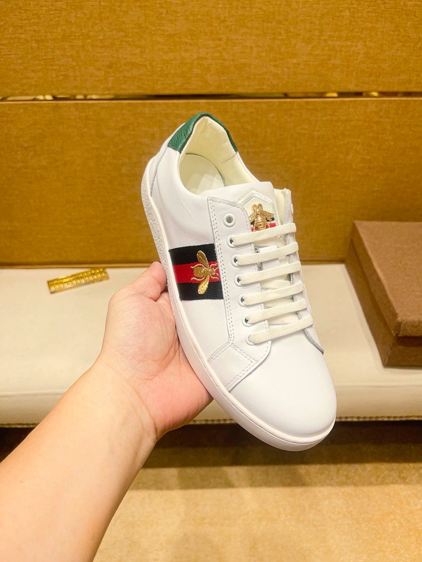 Men's White Stripe Low-Top Sneakers