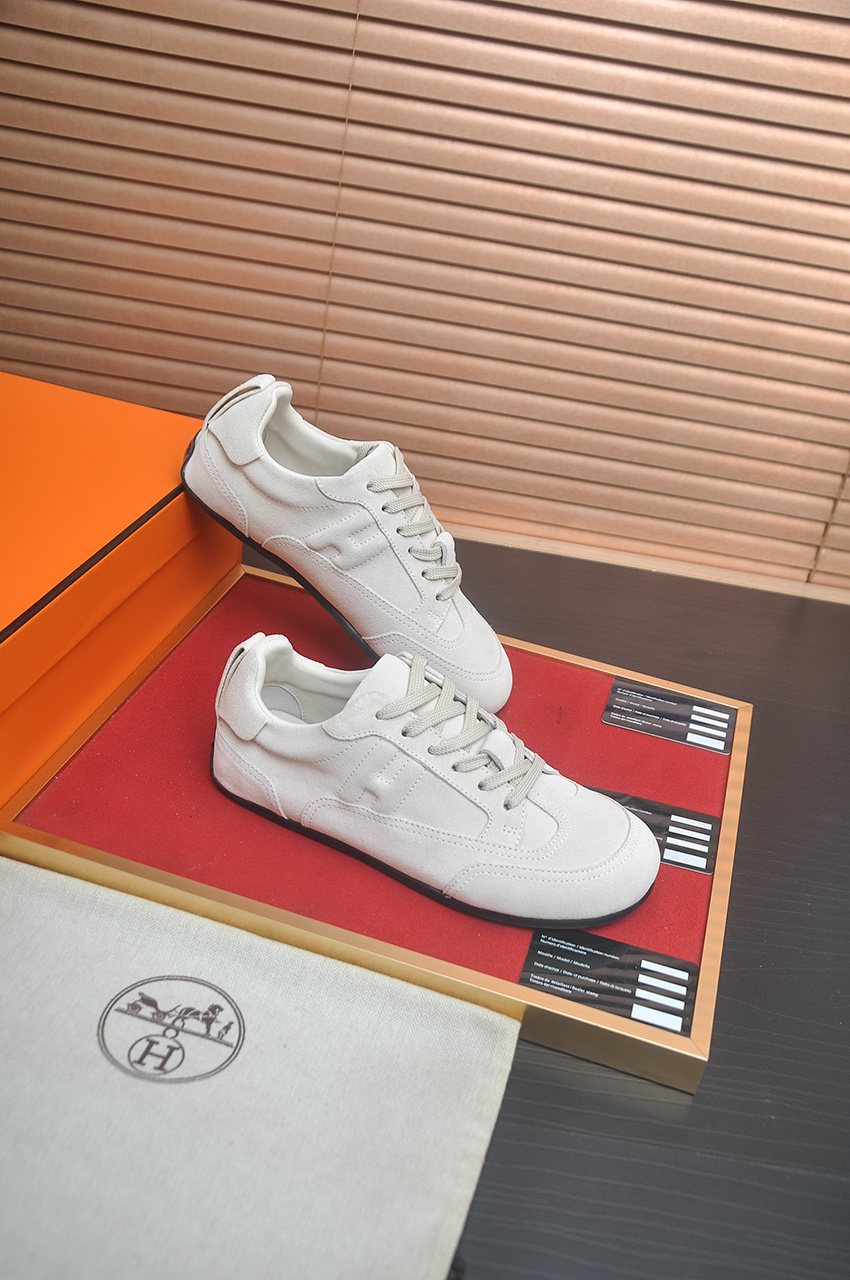 Hermès Off-White Low-Top Sneakers